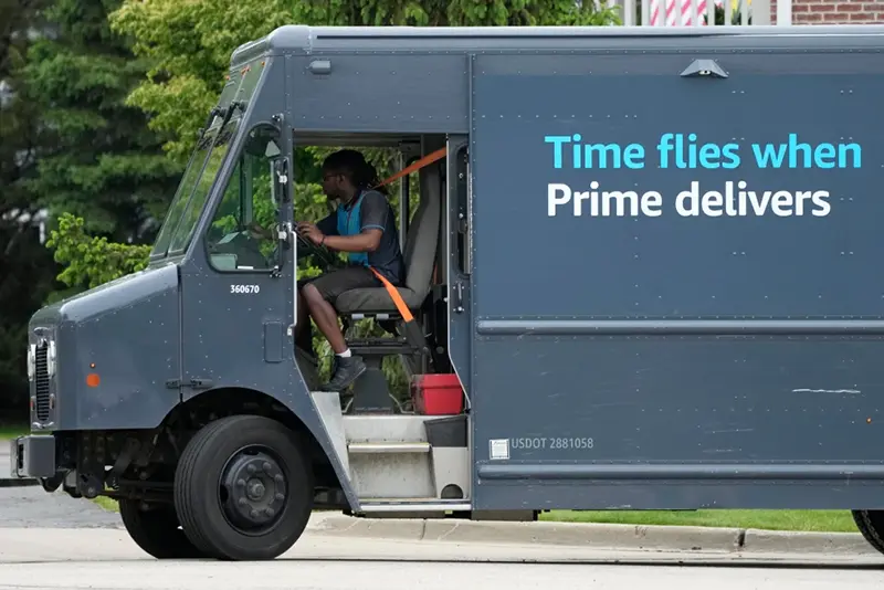 Amazon provides expedited delivery options of 1-hour and 3-hour services for US customers who are willing to incur an additional fee