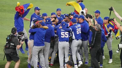 Venezuela Claims First World Baseball Classic Title with Suárez’s 9th-Inning Double, Defeating US 3-2